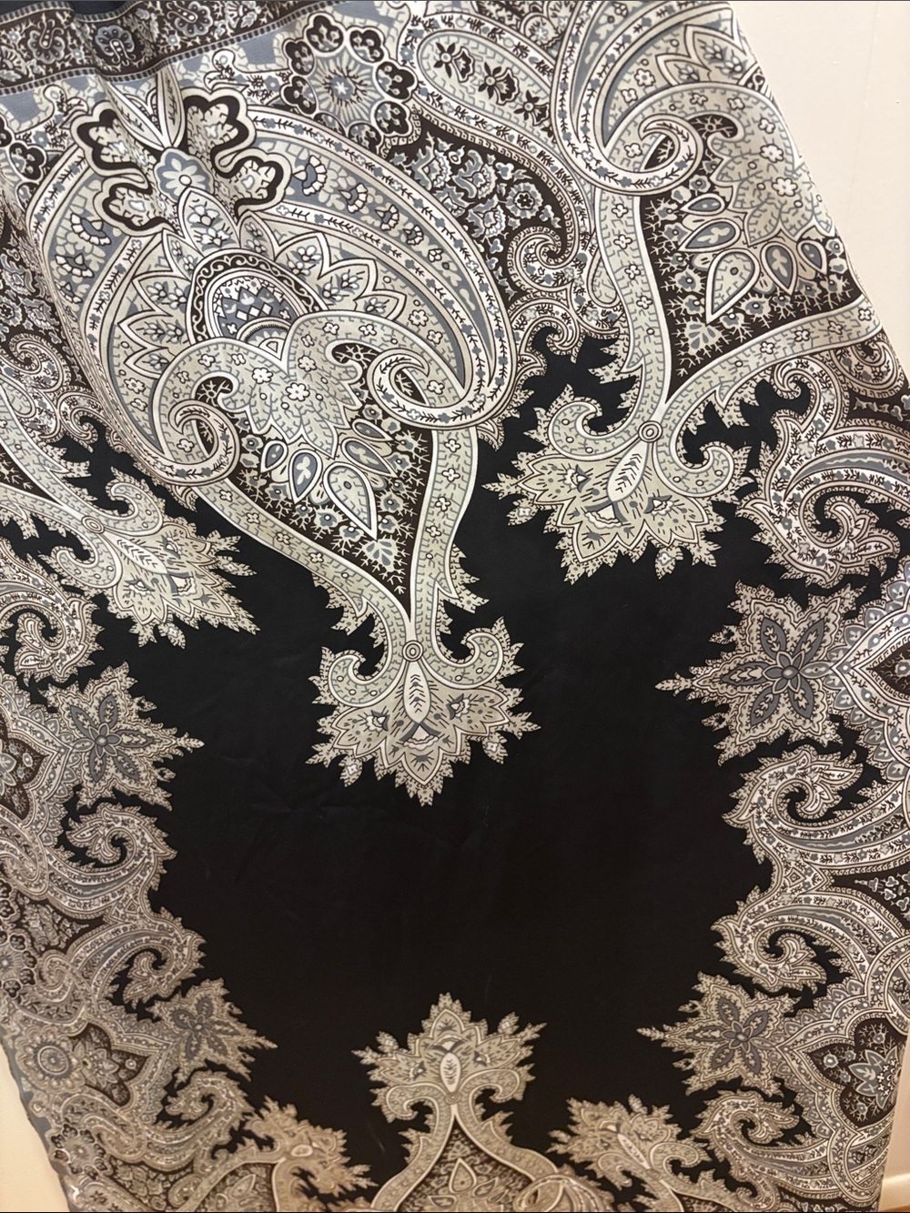 Paradise Black Gray White Paisley Halter Printed Maxi Dress Size S NWOT - Picture 6 of 9